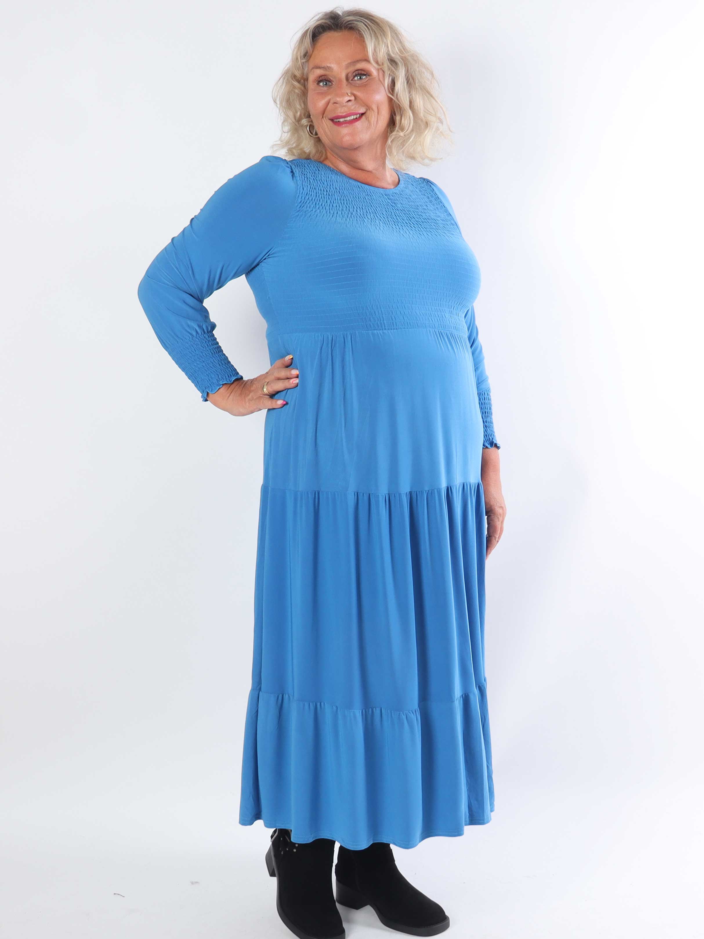 Kelly Long - Stretch plus size klänning med smock över bröstet